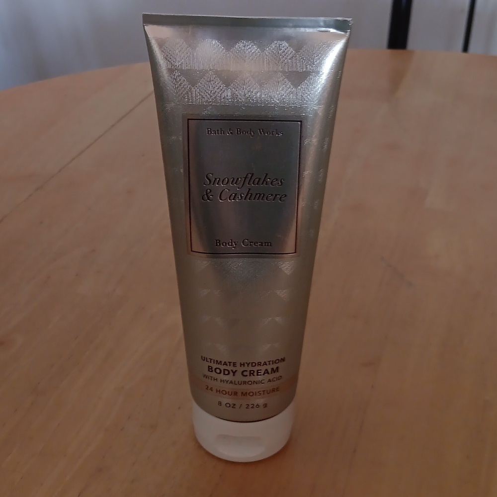 Bath & Body Works Choice Of One Body Cream - NWT - Picture 6 of 10